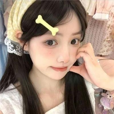 女大学生
